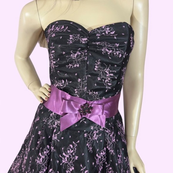 Vintage 90s Strapless Mini Dress | Black Lace & Purple Satin | Gothic Glam Small - Picture 3 of 8